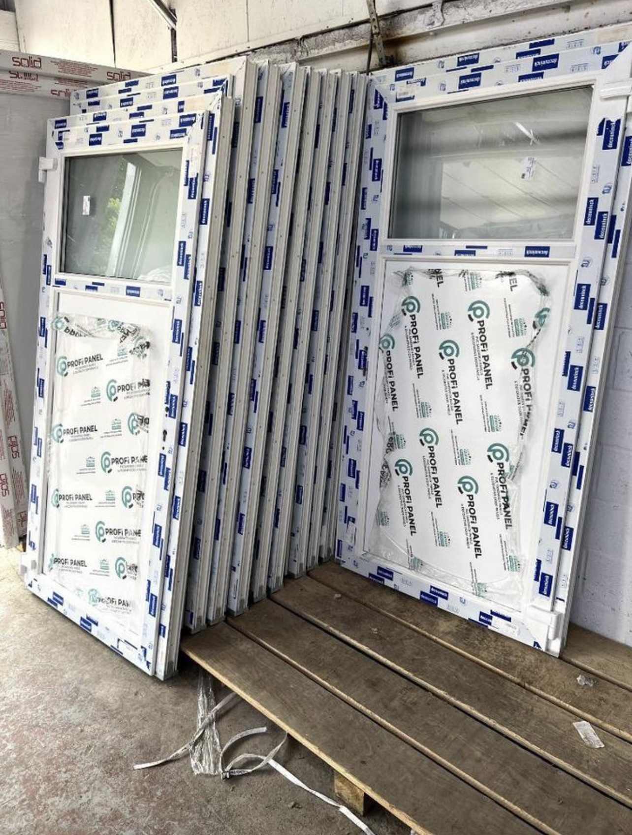 Stock de châssis PVC double vitrage