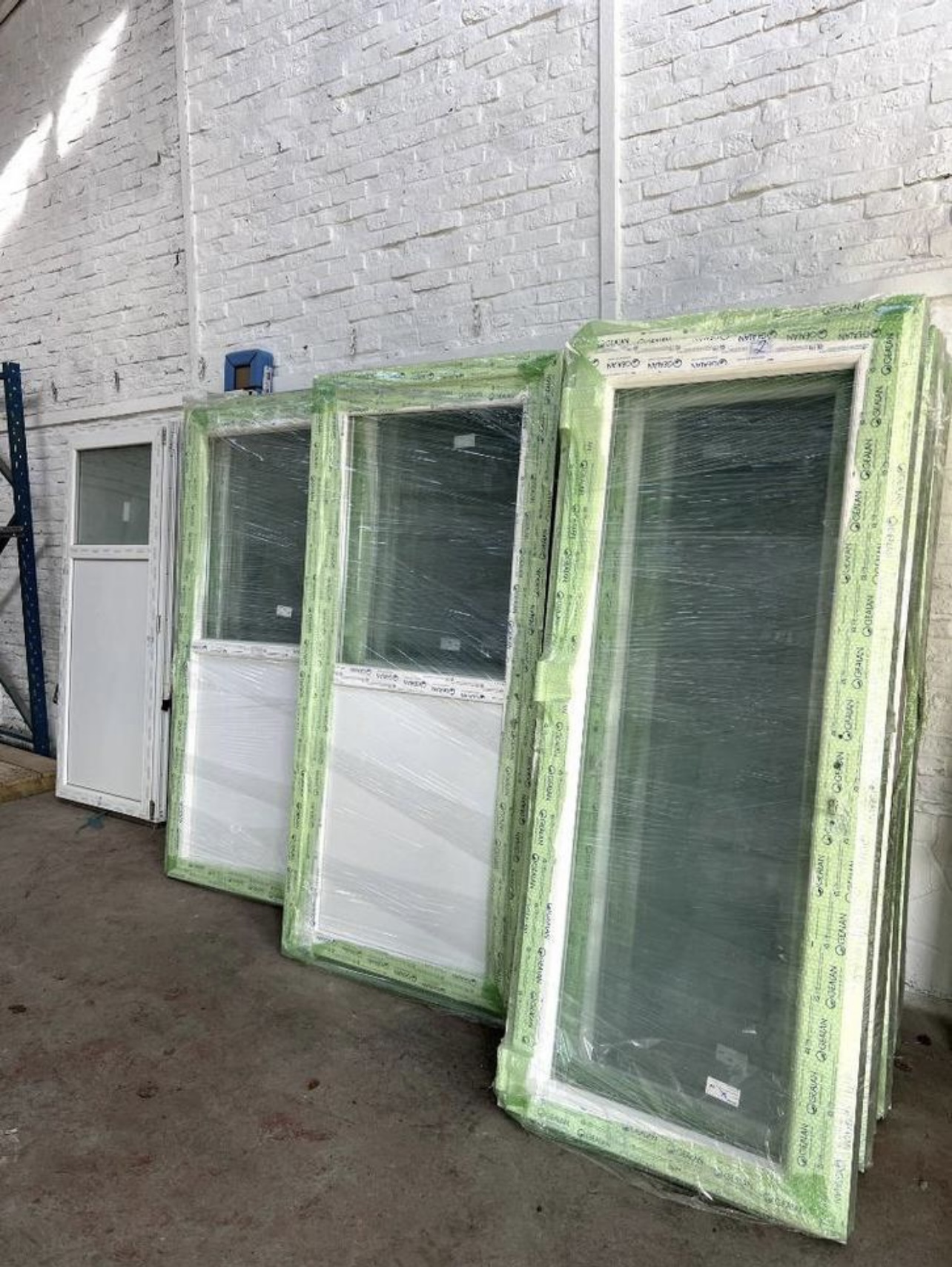 Porte PVC vitrée en stock